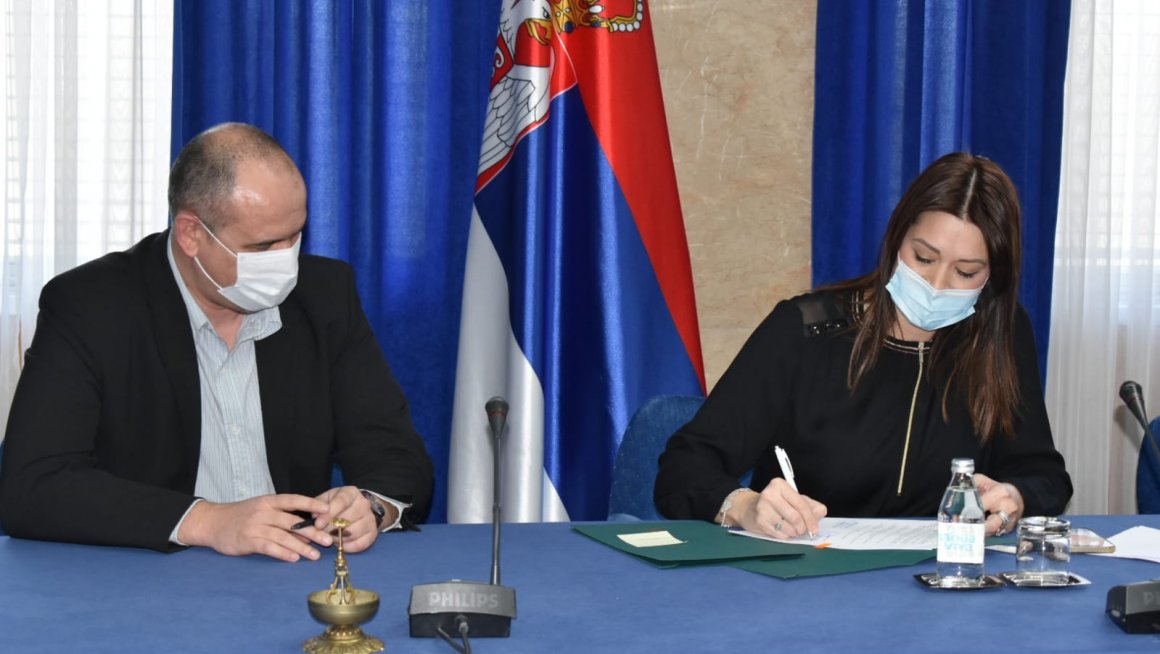 Вујовић потписала прве уговоре за чистији ваздух у 31 граду и општини