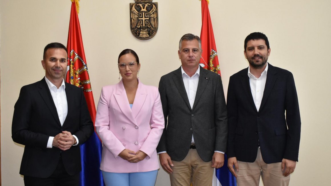 Sara Pavkov Sara Pavkov