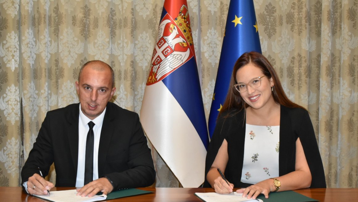 Sara Pavkov Sara Pavkov