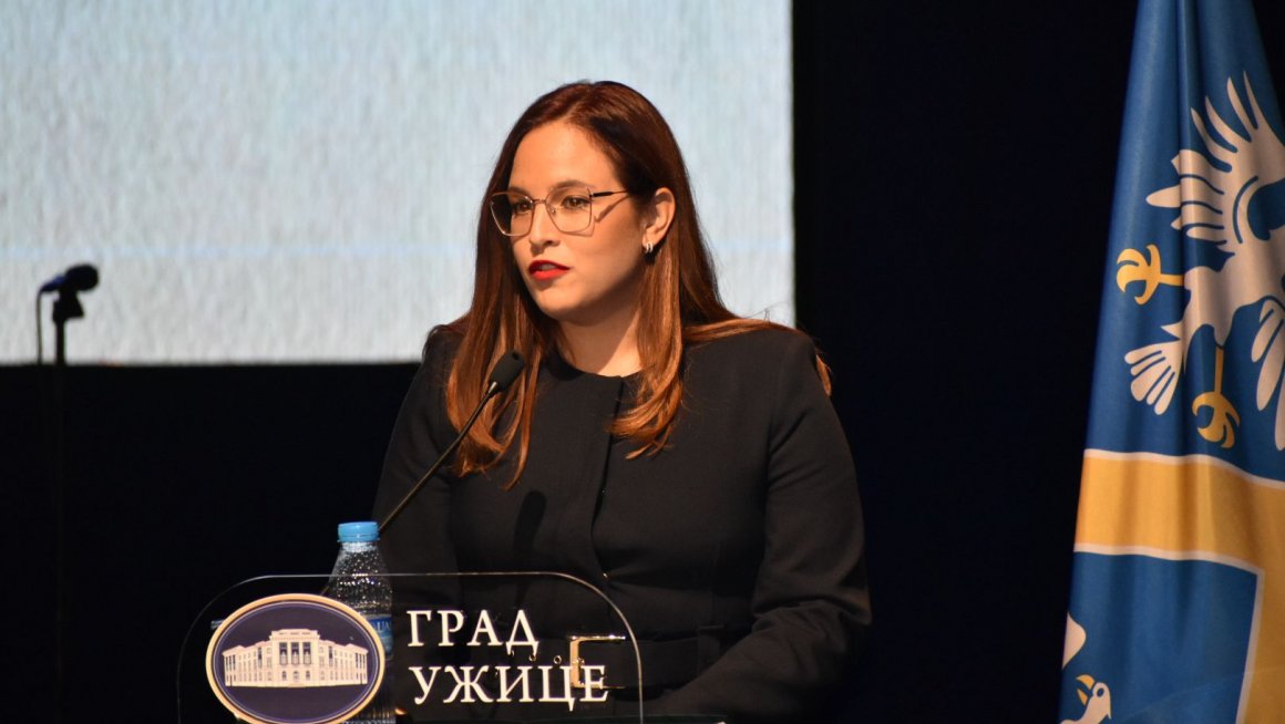 Sara Pavkov Sara Pavkov